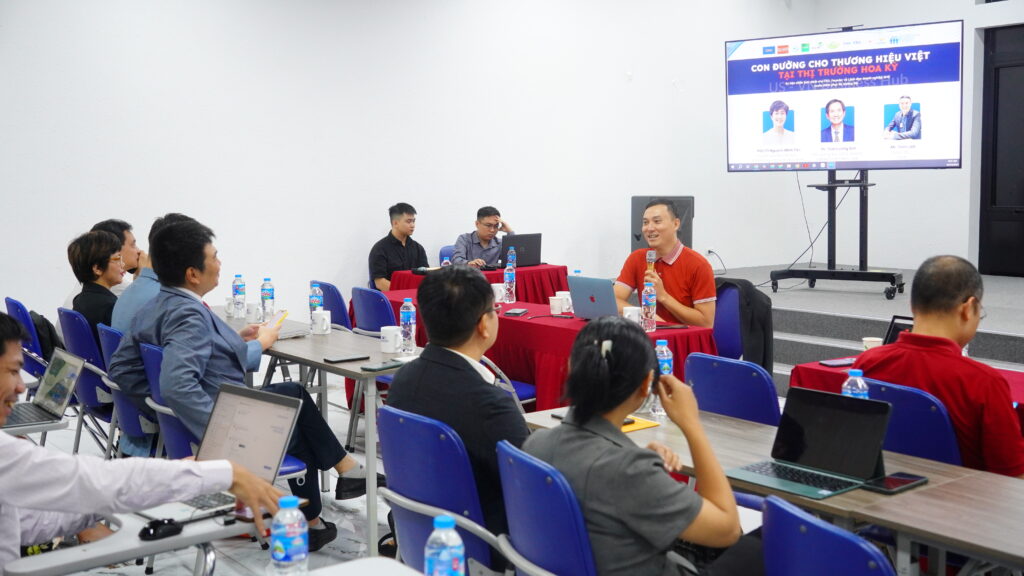 Anh Lịch Trần chia sẻ các giải pháp hỗ trợ đồng hành của Ready2US qua sáng kiến VN-US Business Hub